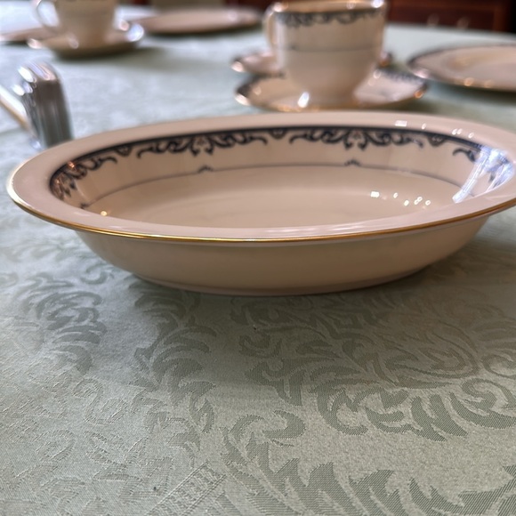 Lenox ‘Liberty’ fine china serving dish - Picture 3 of 6